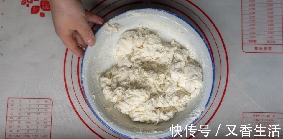 家常烙饼最简单的做法,不用揉面不用油酥,柔软又多层,凉了不硬