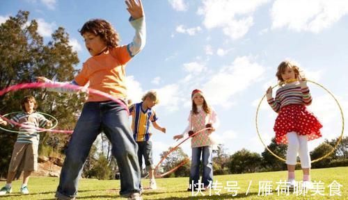 懂事|孩子有这3种“懂事”行为,暗示长大后情商低,家长别不当回事