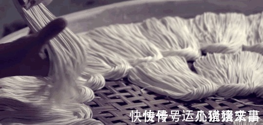 手擀面一煮就断?牢记这3点,面条下锅不断,口感爽滑还筋道