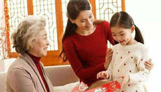 “最小富婆宝宝”存钱火了,惹网友嫉妒活得不如一个穿尿不湿的