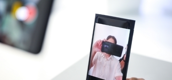 前置|OPPO屏下摄像头技术要成了?高管暗示有新升级,期待值拉满