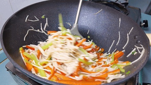 金针菇这样做太好吃了,地道家常菜