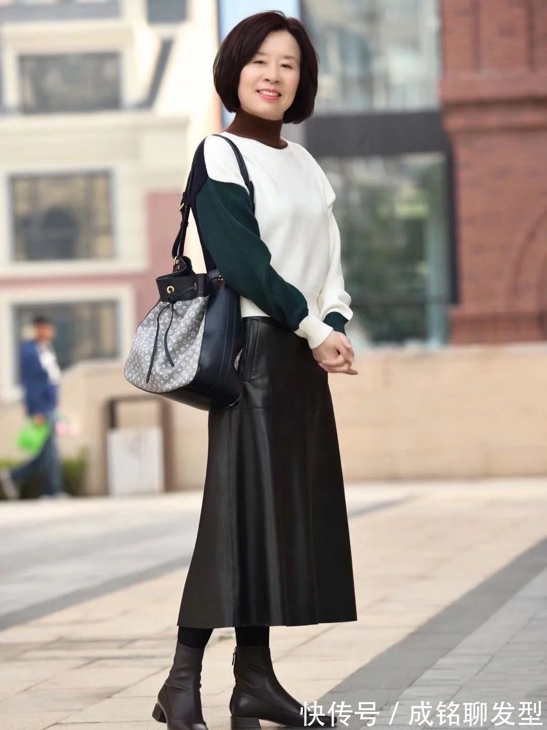 端庄|奔六的女人冬季这样搭配,真实自然不做作,端庄大气又有女人味