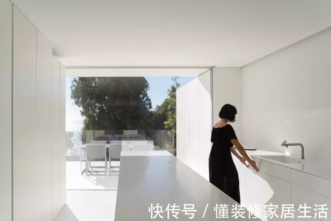 私密性|美爆了,极简主义别墅,真走心