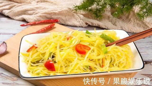 炒土豆丝，泡水喝焯水都不对，应该这么做，土豆丝爽脆利口不粘锅