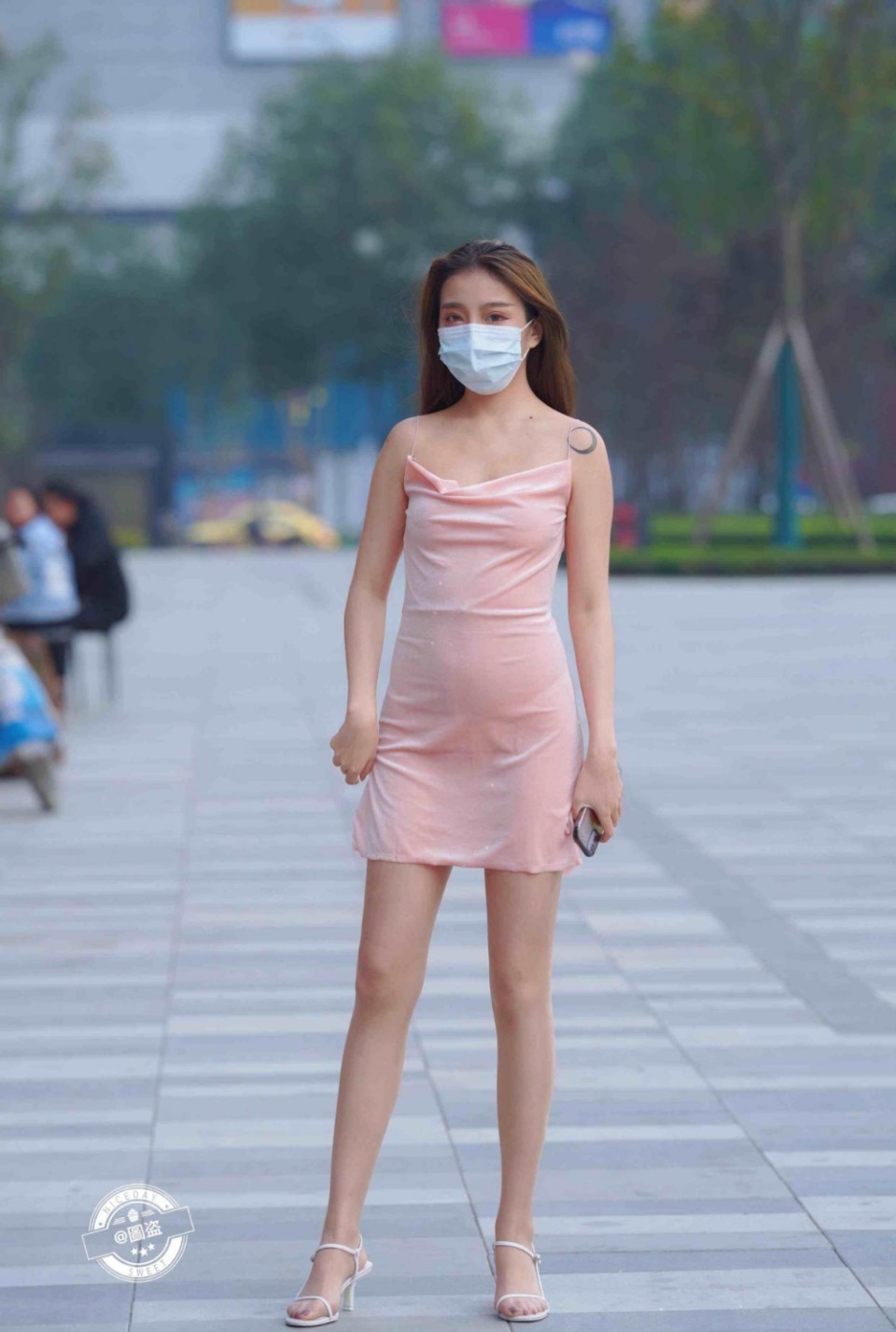 姑娘|优雅自信的连衣裙随意休闲感十足,承载姑娘姣好的身材,时尚多姿