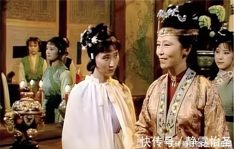 薛宝钗|红楼梦:十二钗中林黛玉和薛宝钗谁排名第一,看她们生日就明白了