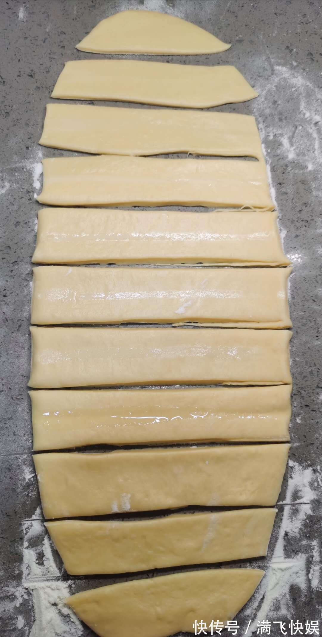 要点|炸油条时，谨记这3个要点，油条蓬松柔软，有空心，一次就成功