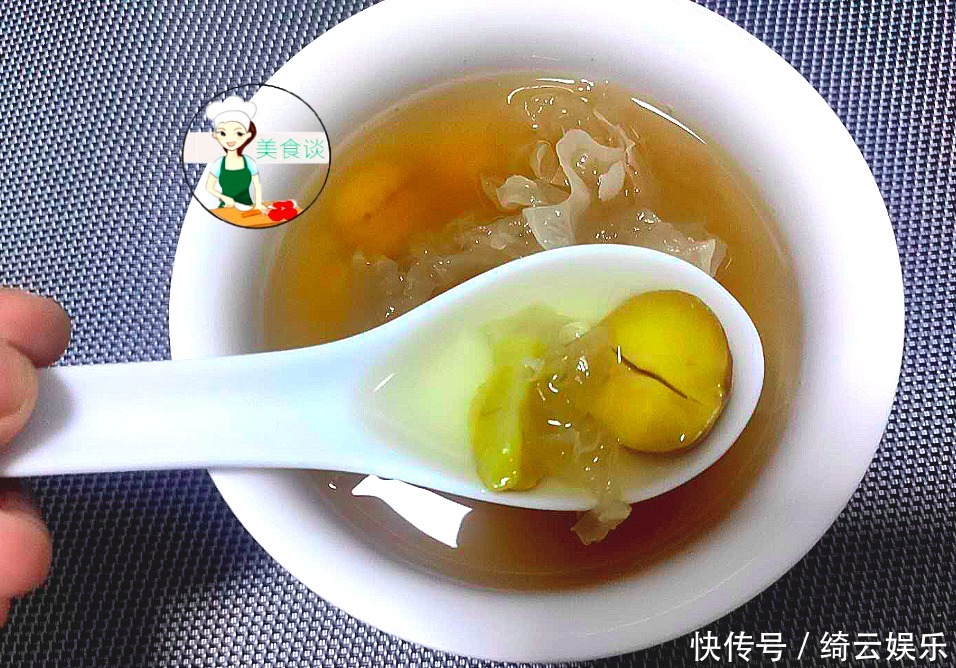 煮银耳汤时,掌握好一个技巧,银耳汤出胶质爽滑浓稠,比买的好喝