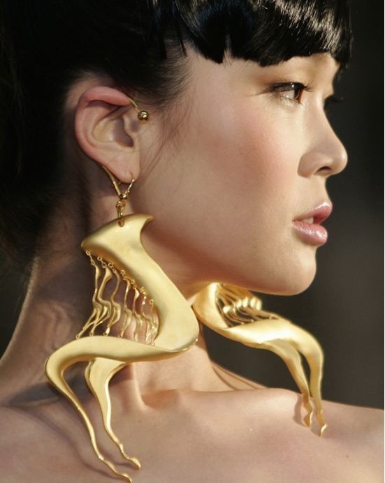 化妆品 女人再邋遢,也别这样戴“黄金耳环”!好多人不懂,戴错趁早摘下