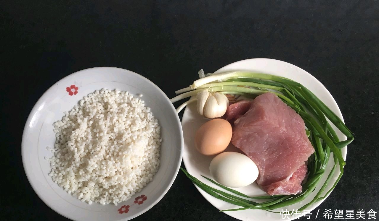 大米别只会蒸米饭了,加半斤肉,几瓣蒜,做好鲜香味美,颜值高