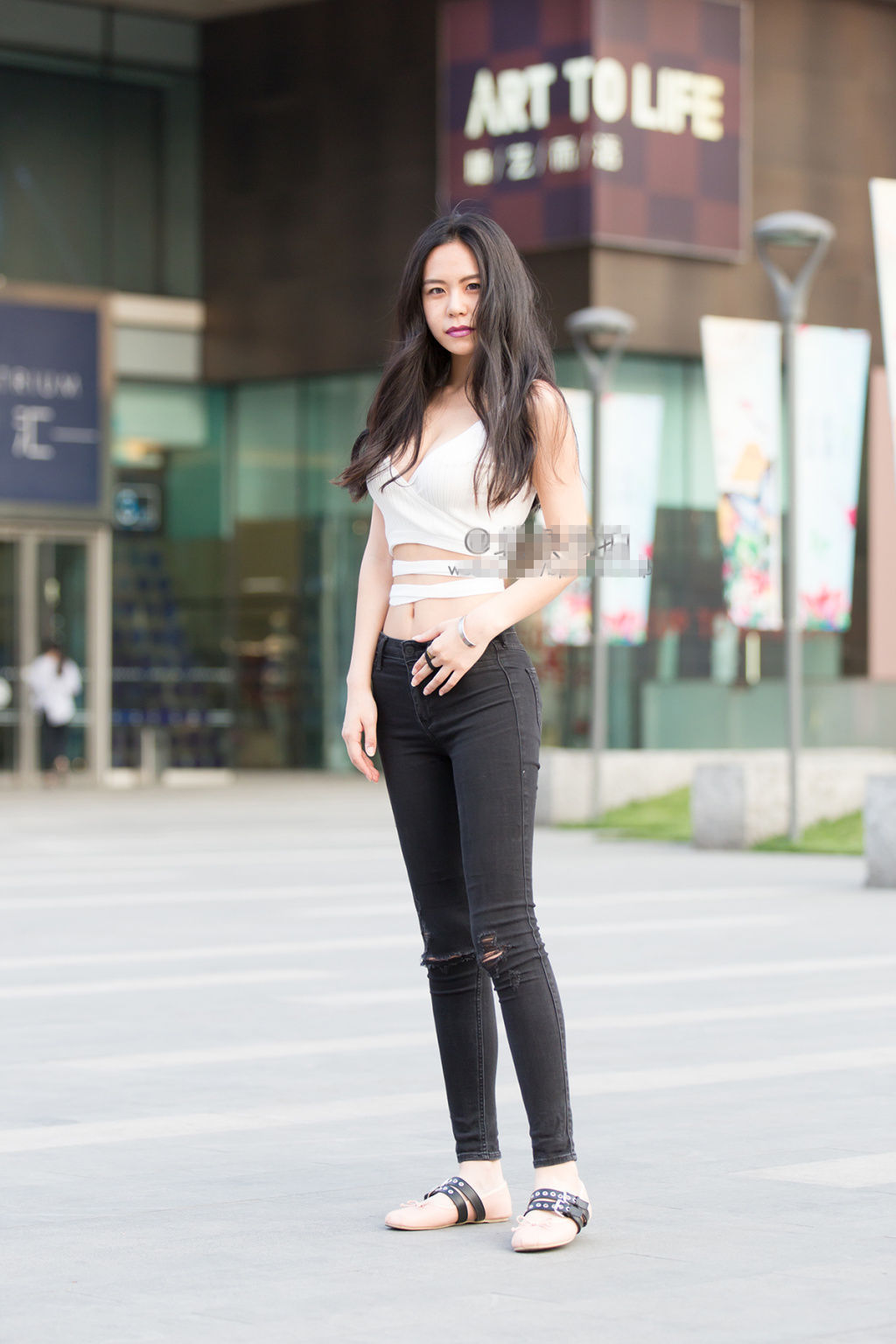 流血|街拍图四妹子太撩人，小编已经流血过多了，看你们怎么样