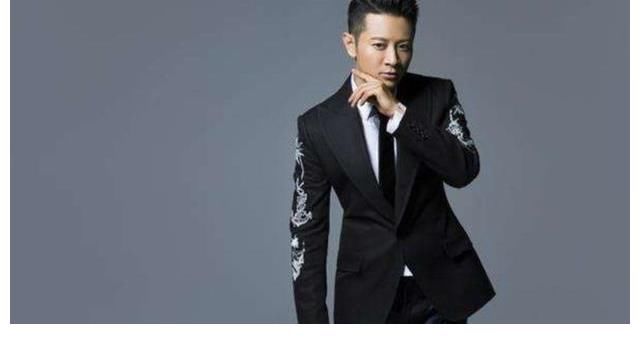 歌手|曾经的知名歌手,过气后参加比赛想翻红,被后辈淘汰当场发飙