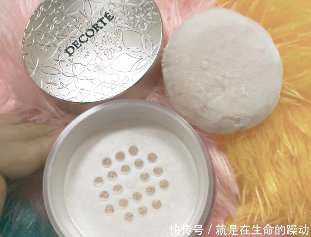 毛孔|散粉中的五个“扛把子”:黛珂妆感亮,E大饼揉焦感重,有你的吗