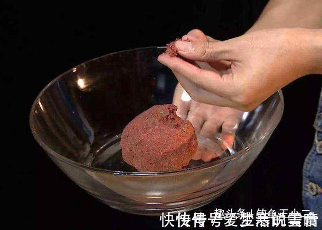 蚯蚓|原来冬季鲫鱼还可这样钓,难怪别人总是上鱼不断,你却空军连连