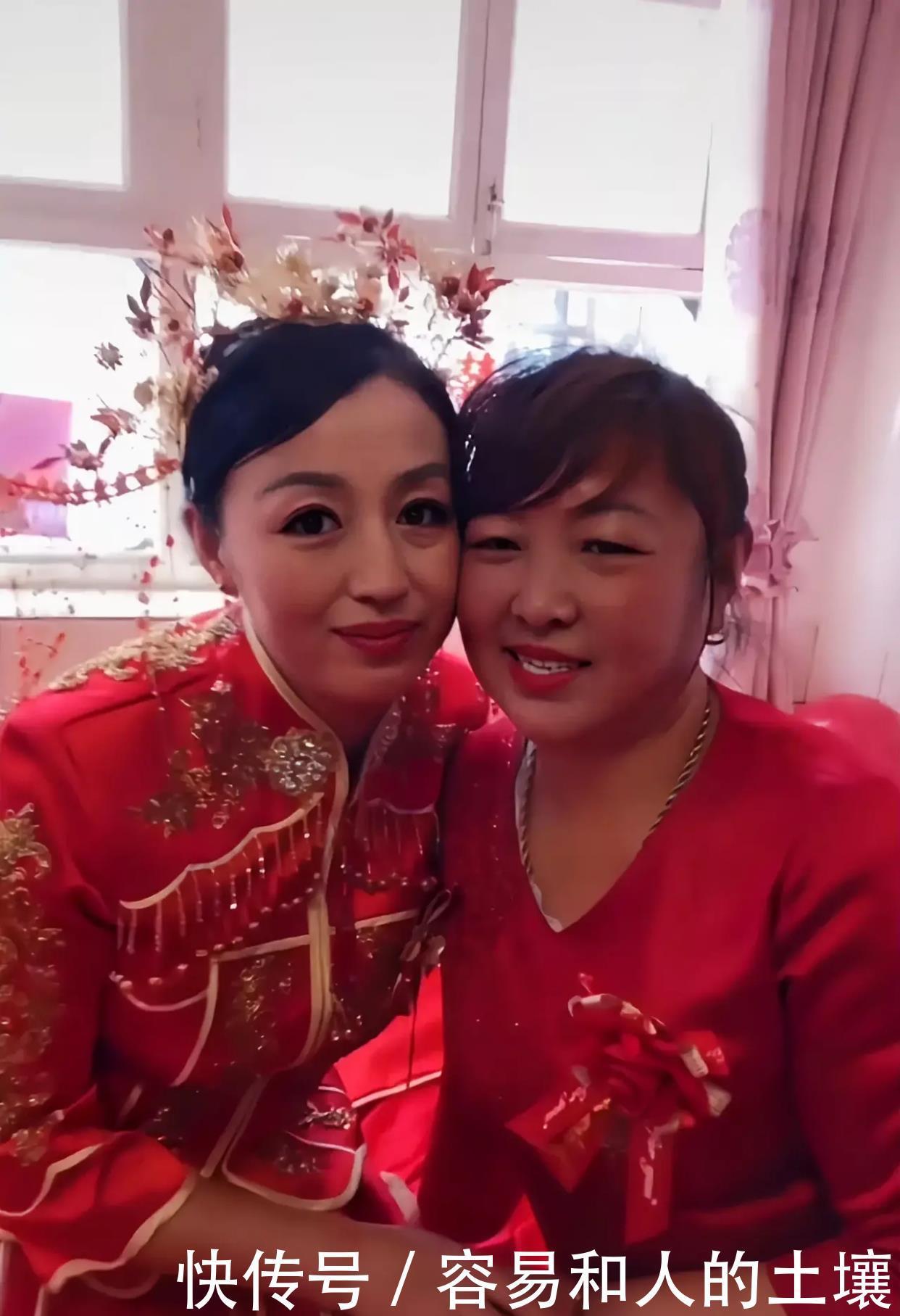 25岁新郎迎娶50岁的新娘,虽然新娘的年纪跟喜婆婆的年纪不相上下