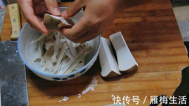 为啥很多饭店把芹菜炒杏鲍菇当做招牌菜试着炒一次，真能吃上瘾