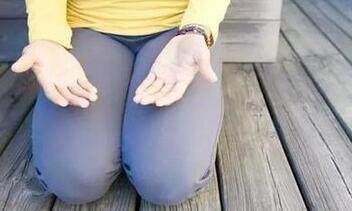 阳气盛|为什么瑜伽包含很多跪姿的体式，看完后跪姿原来有这么多好处 ！