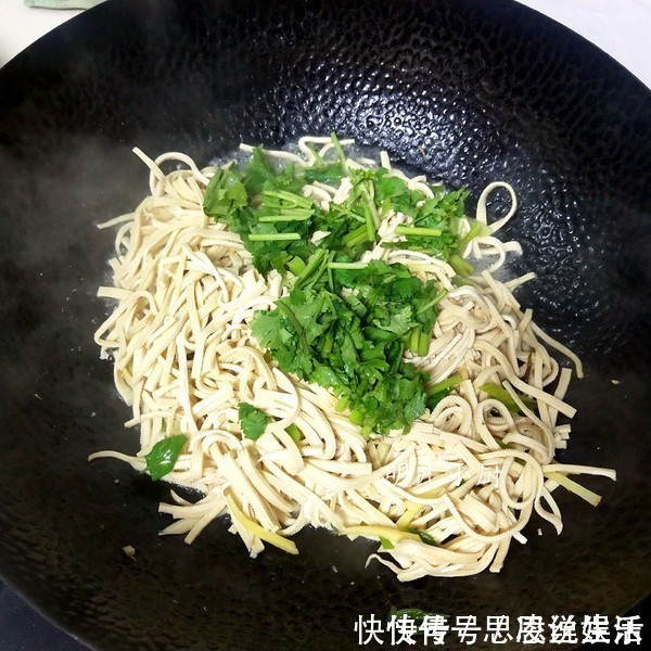 豆腐皮|它是“天然叶酸”,女人一周吃2次,皮肤好头发顺,年轻好几岁!