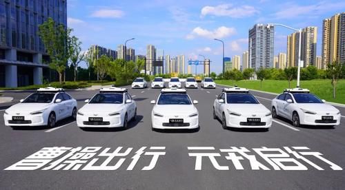 求稳|抢跑RoboTaxi赛道，自动驾驶公司“求快”还是“求稳”？