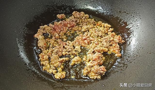 凉拌|想吃炒凉粉不用去外边买，教你在家做，炒出的味道不比外边的差