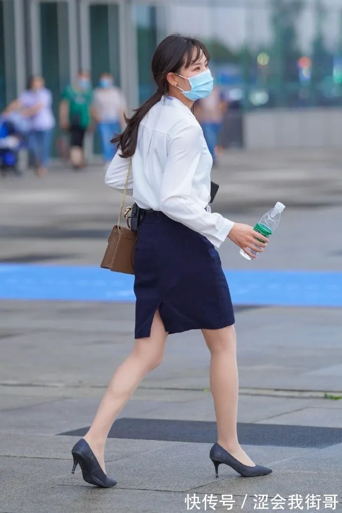 时尚 街拍职业装时尚女生