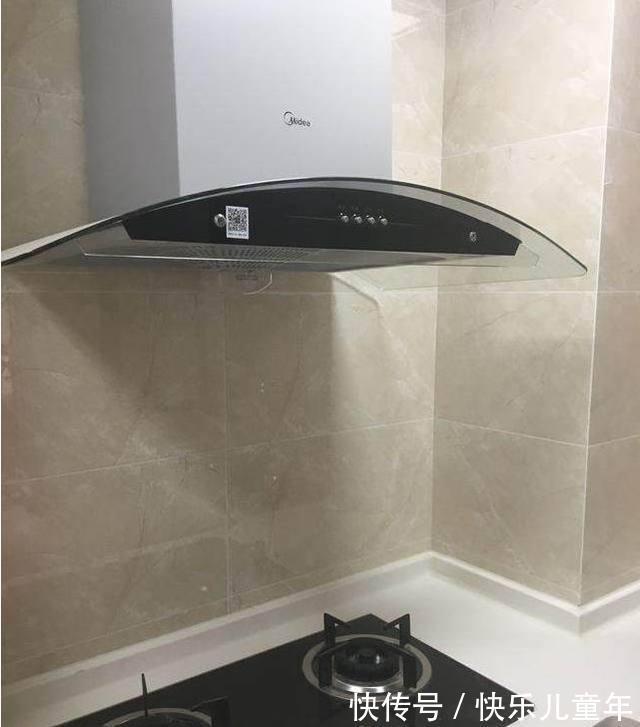 淋浴柜|这就是所谓的精装房,一看就傻掉了!这就是开发商所谓精装房?