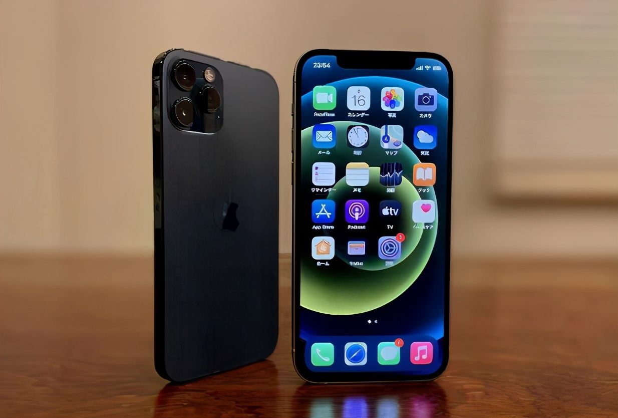 iPhone12系列|取消标配充电头只是第一步，外媒曝光无孔iPhone