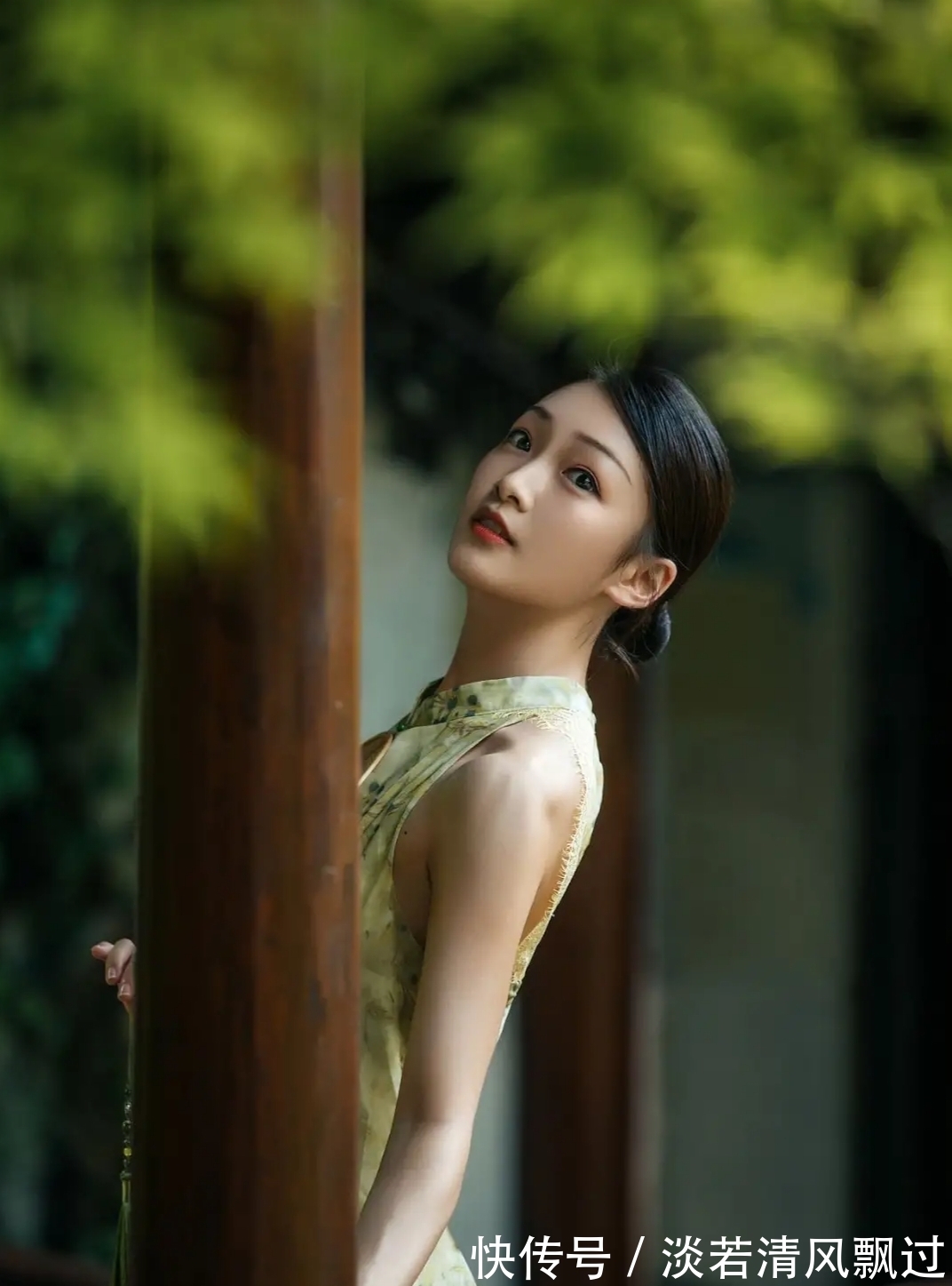 问月!诗·十一首丨但有明光皆顾影,何曾玉露不遮天