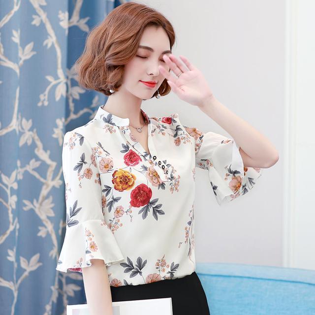 喇叭 让你提升气质做精致女人的几款时尚女装