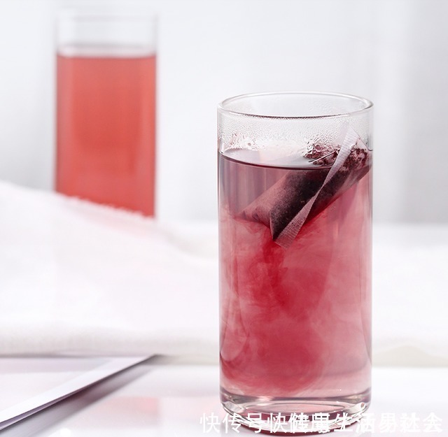 练习者|4个表现频繁出现,提示女人:你已经进入更年期了,不年轻了