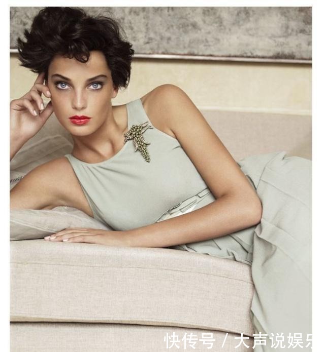 大丽花|国际超模沃波依,一双神秘蓝眼睛惹人心动,是高奢品牌的独宠