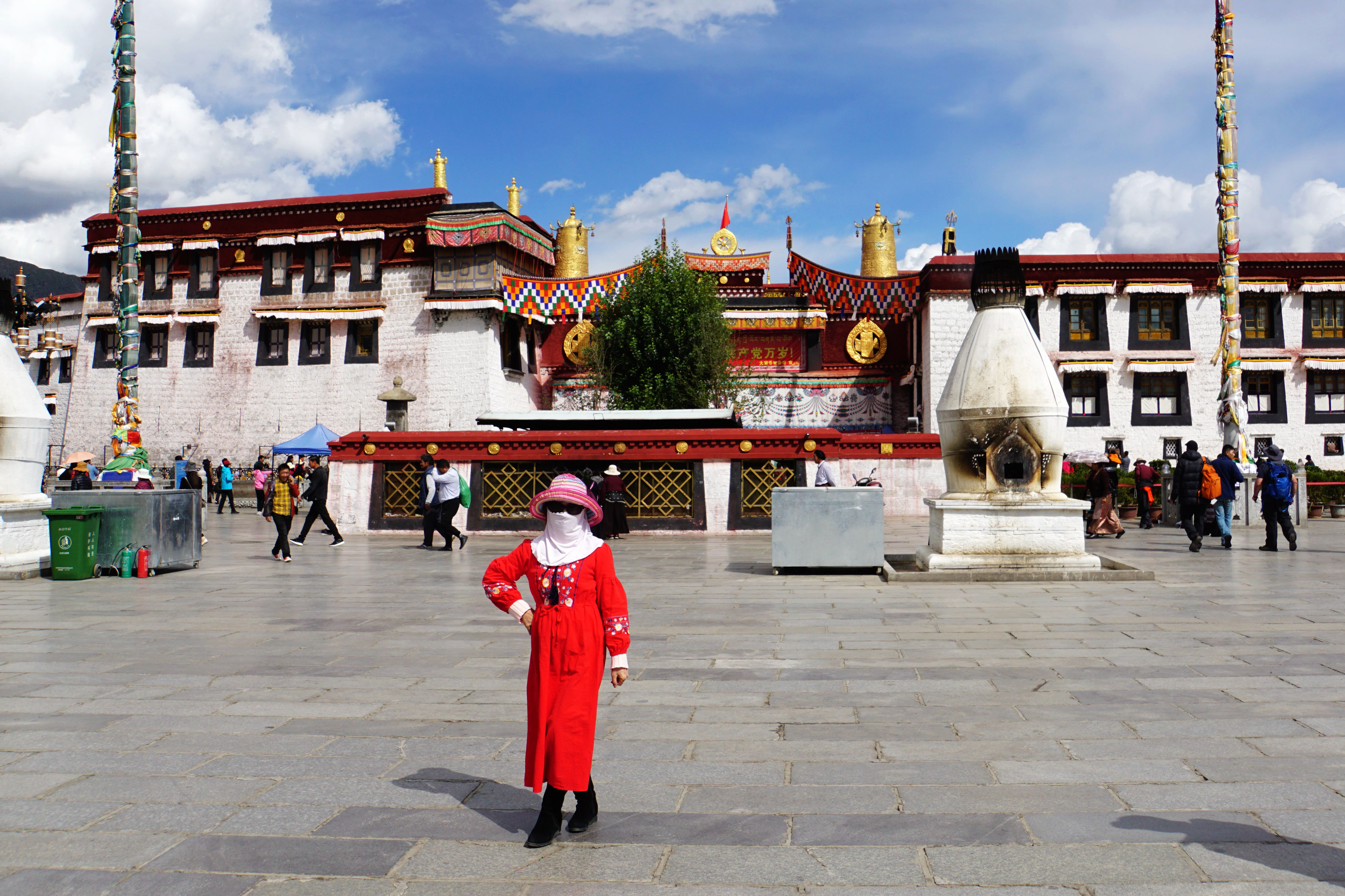 大昭寺|【80天单人单车环藏之旅】观览佛教圣地大昭寺，八廓街猎摄盛装美女