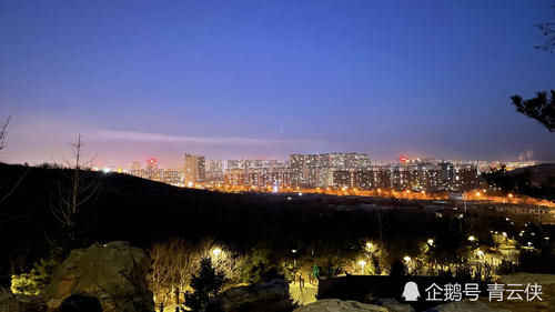 罕王殿|辽宁这里有座著名的城中山，最适合赏日出日落，夜景胜过白天