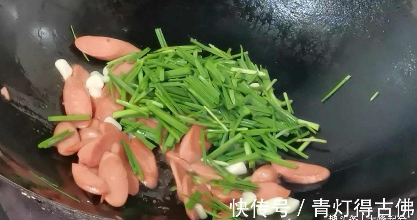 下饭|土豆别再炒着吃,教你一招,美味软糯又下饭,简单易做孩子爱吃