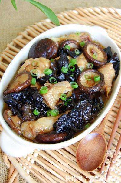 菜谱 香菇黑木耳蒸鸡, 大蒜红烧肉, 爆炒蛏子