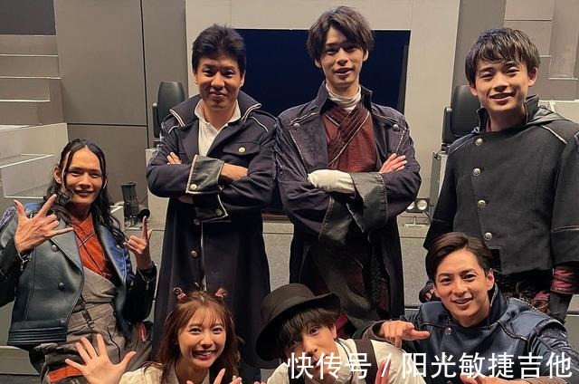 变身者|假面骑士圣刃舞台剧流苏骑士造型发布,是鲁邦换色形态,真省钱