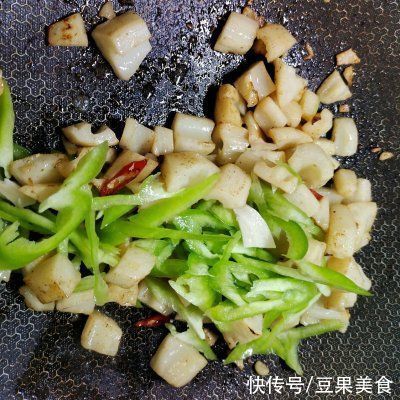 暖胃又养生，一次吃三大碗都不过瘾的青椒炒酸辣藕丁