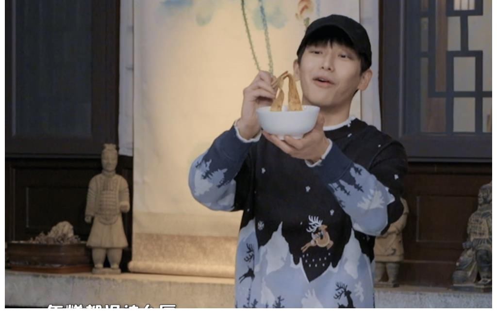 邓超给家人做biangbiang面，没放油泼辣子，孙俪激动发文秀恩爱