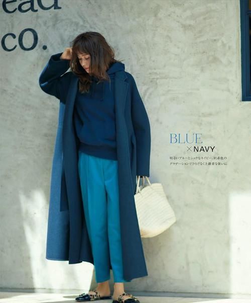 女人到了中年，这才是你该有的穿搭：大衣+烟管裤，时髦又减龄！