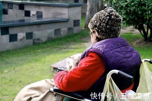 黄金时间|坐着排便和蹲着排便,哪种方式更好?便秘的人,适合选哪种?