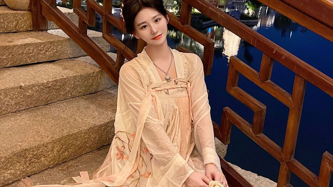 小姐姐|汉服小姐姐迷人街拍, 贵气华美, 千金气质太迷人