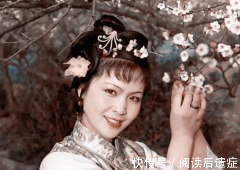 元春#《红楼梦》:贾元春和姐妹们的灯谜活动,贾环为何也能混进来?