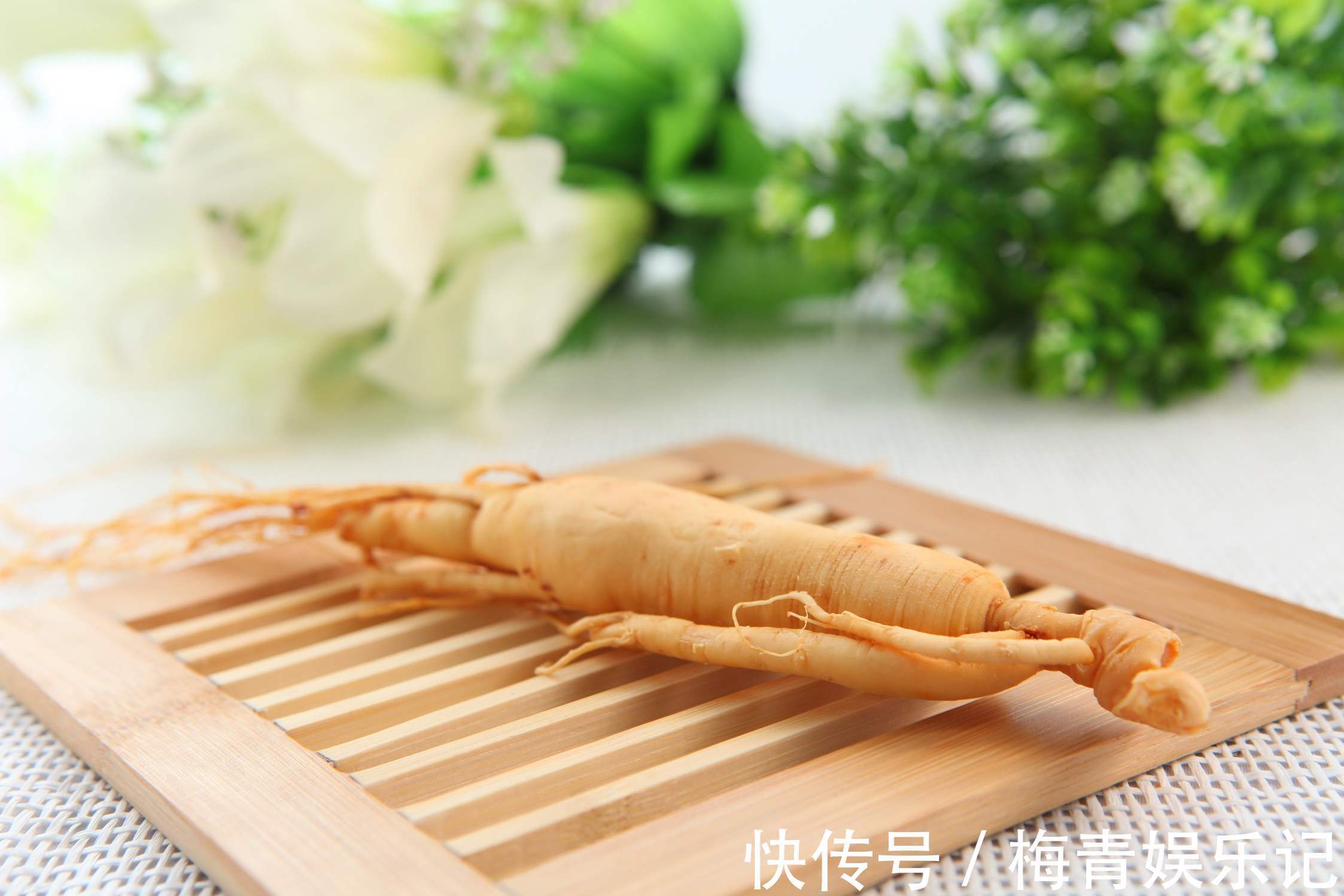 人参味甘|“补气之王”的人参,与“补气之长”的黄芪一起泡水喝,有什么用