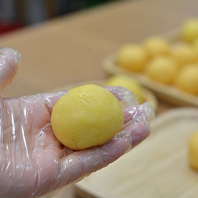全脂奶粉|奶黄流心月饼