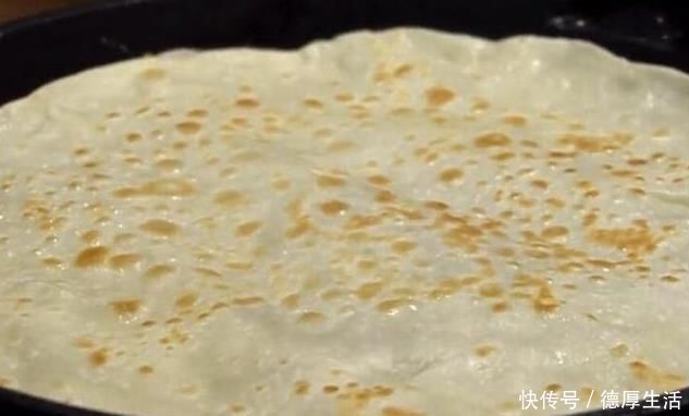 面团|烙饼时,直接开始烙就错了,要多加这一步,饼才会柔软起层