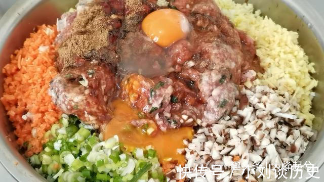 白菜|香菇肉馅饺子调制方法,味道鲜香滑嫩又营养,做法简单全家都爱吃