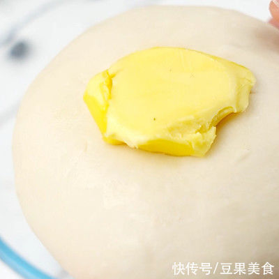 爆浆豆沙饼,咬一口软乎乎的豆沙饼,后悔没有早点制作