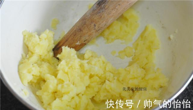 土豆泥|三伏出汗多，这早餐我隔三岔五给孩子做，酥香软糯，补足钾元素！