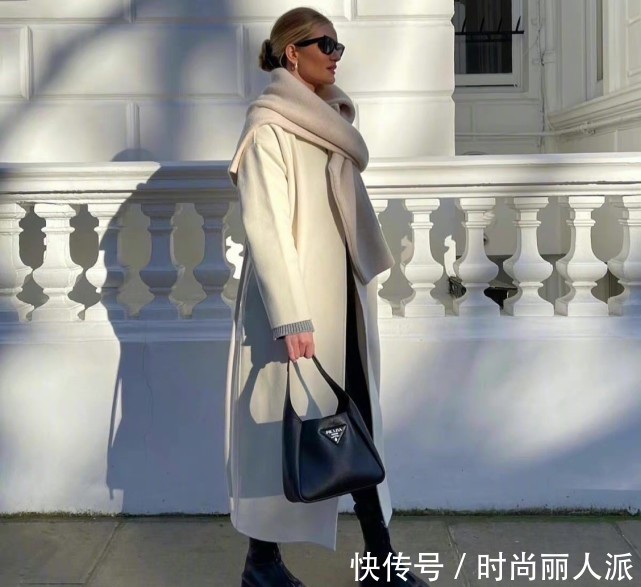 色系|大地色系穿搭,还是要跟超模学!这几种配色,能穿出女boss的霸气